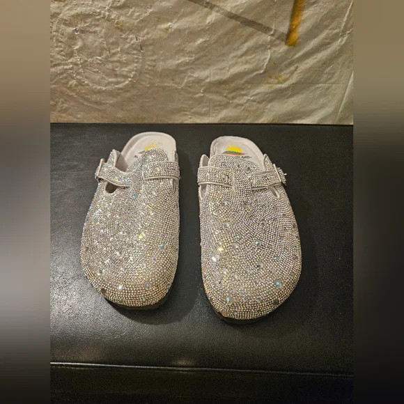 Sparkling Fashion Shoes - Picture 2 of 5